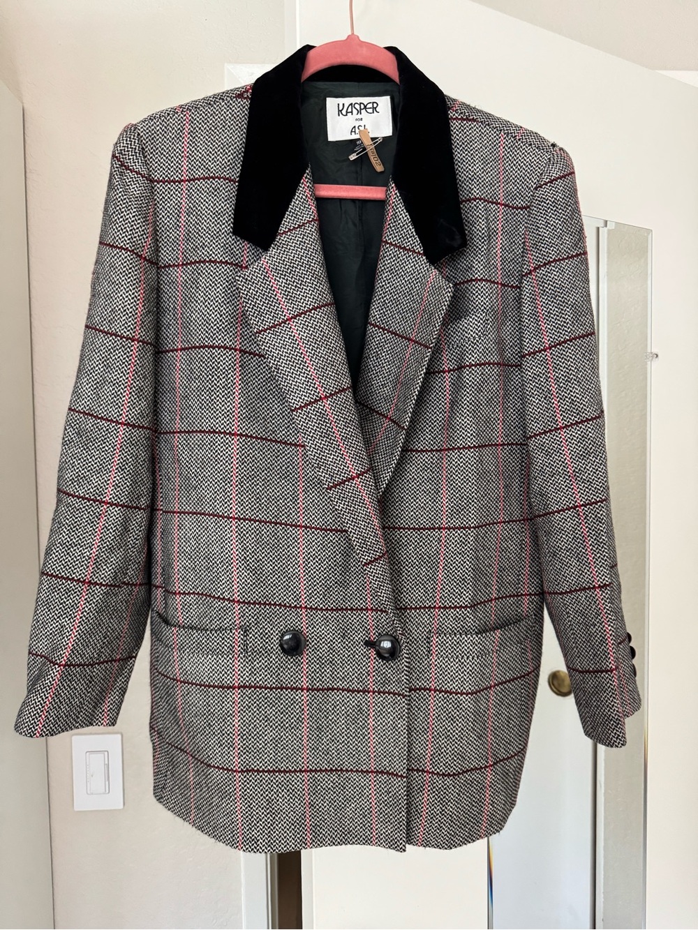 VINTAGE Kasper tweed Blazer w/ Black Velvet Collar + Red/pink Windowpane plaid